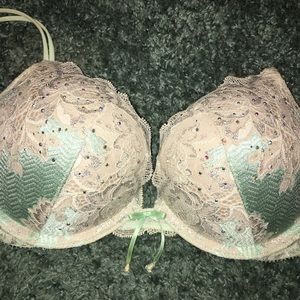 Victoria Secrets Bra